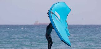 Wing foiling: spopola il nuovo modo di fare surf