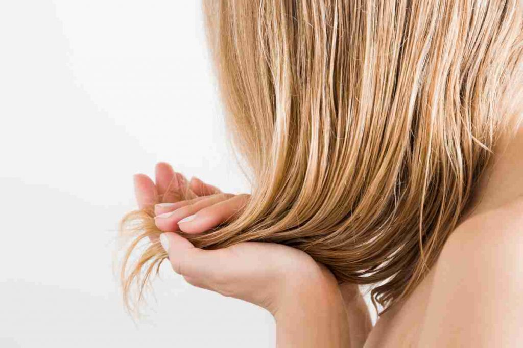 Schiarire i capelli, 5 metodi naturali per farlo